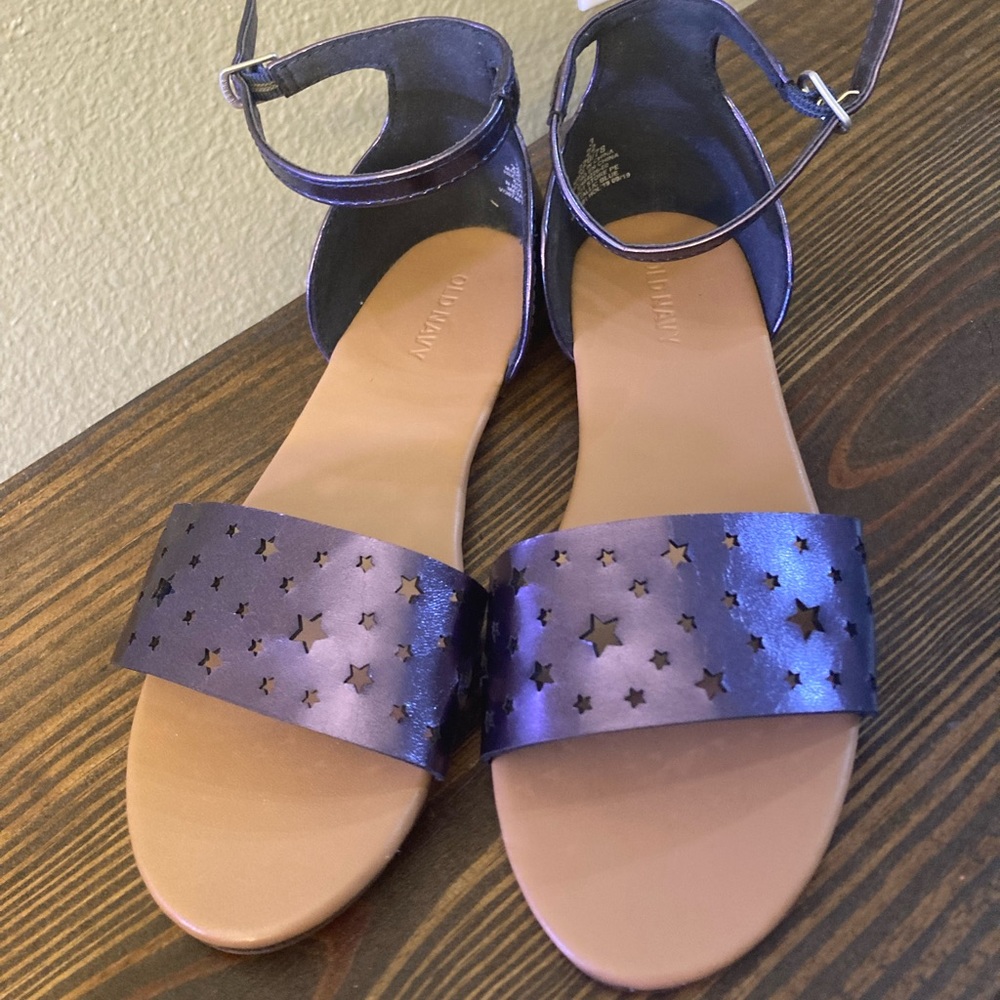 Purple star sandals size 3